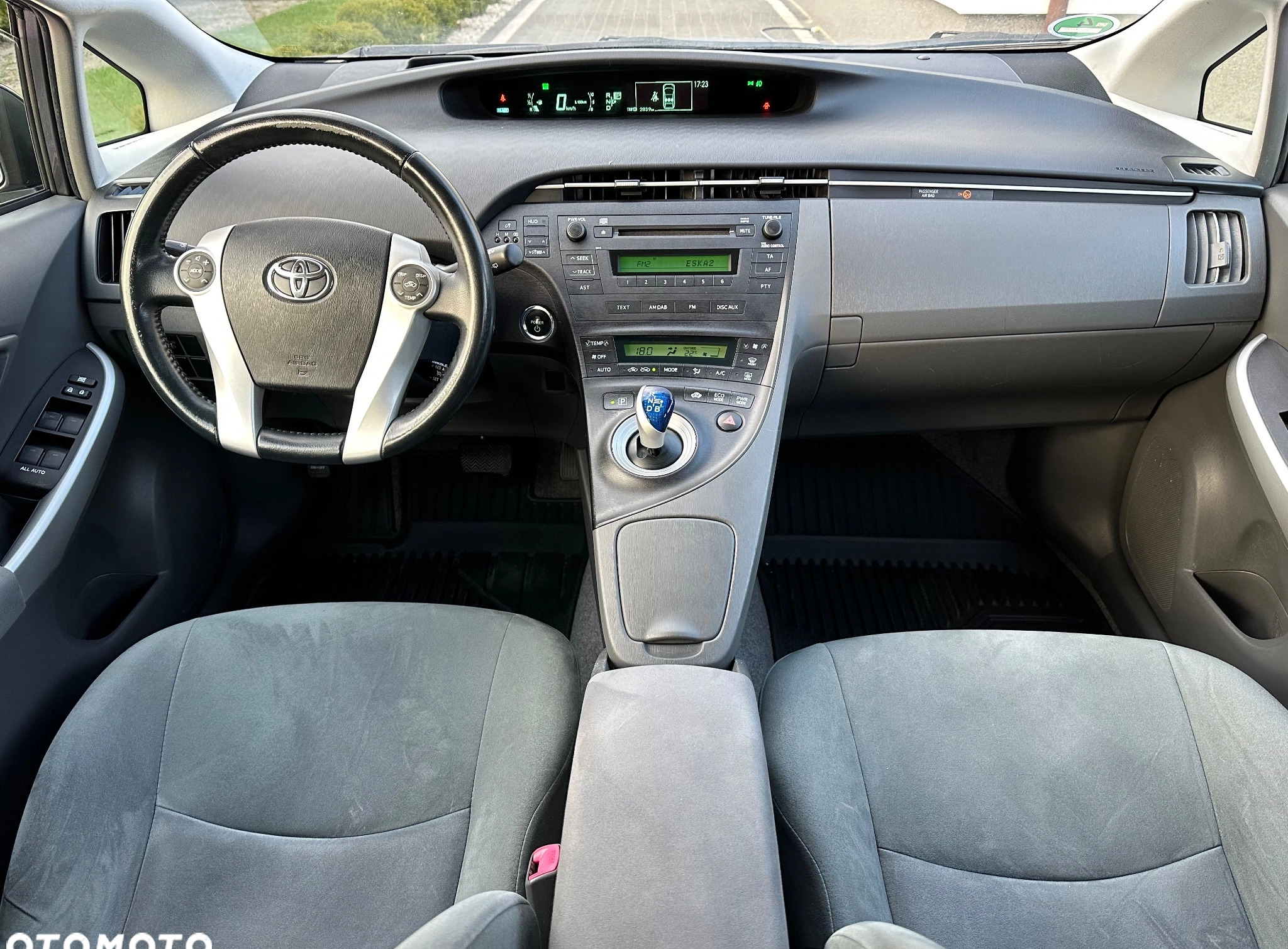 Toyota Prius cena 40900 przebieg: 185000, rok produkcji 2011 z Twardogóra małe 781